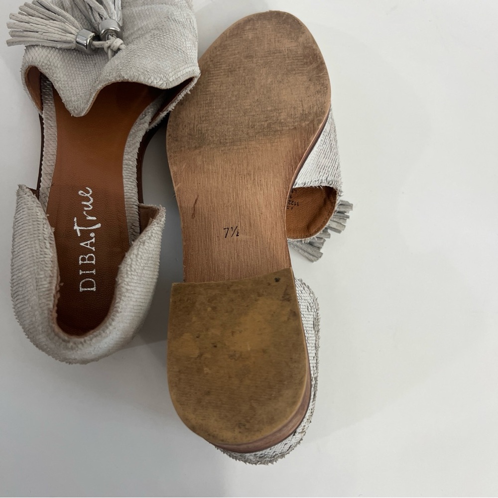 Diba True Neat Freak Women’s Tassel Loafers Size 7.5M Beige Leather Upper - Picture 7 of 8